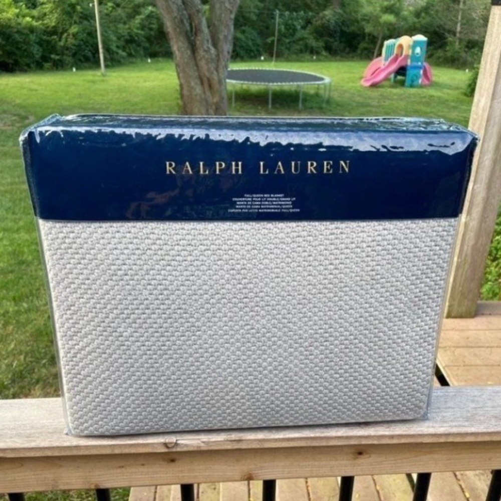 NEW $355 Ralph Lauren Ariel blanket. F/Q